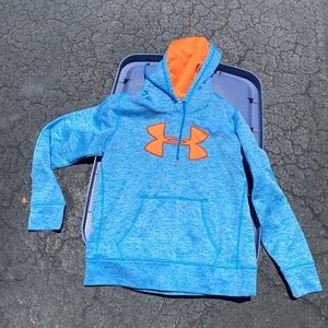 Women’s under armor sweatshirt